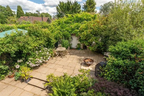 The Street, Ewhurst, GU6 photo 16