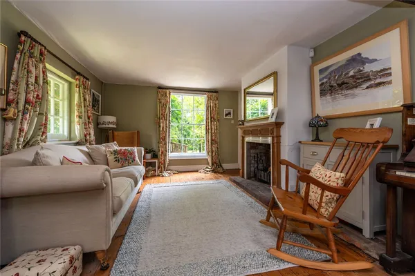 The Street, Ewhurst, GU6 photo 17