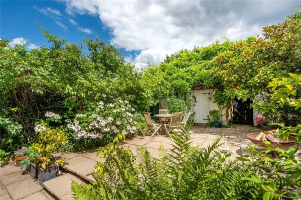 The Street, Ewhurst, GU6 photo 22