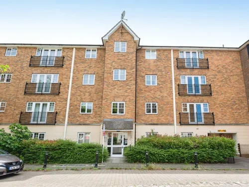 Caspian Way, Purfleet-On-Thamesphoto