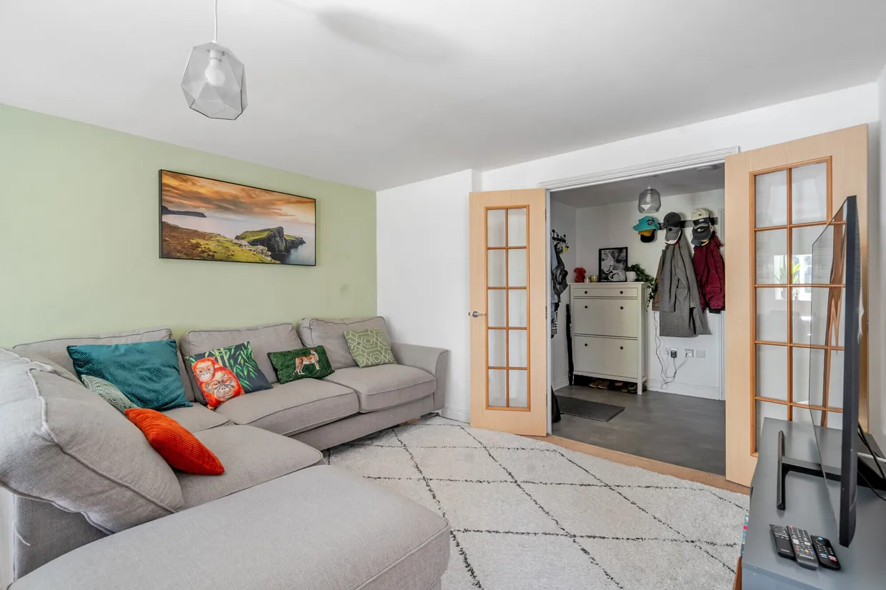 Sherriff Close, Esher, KT10 photo 4