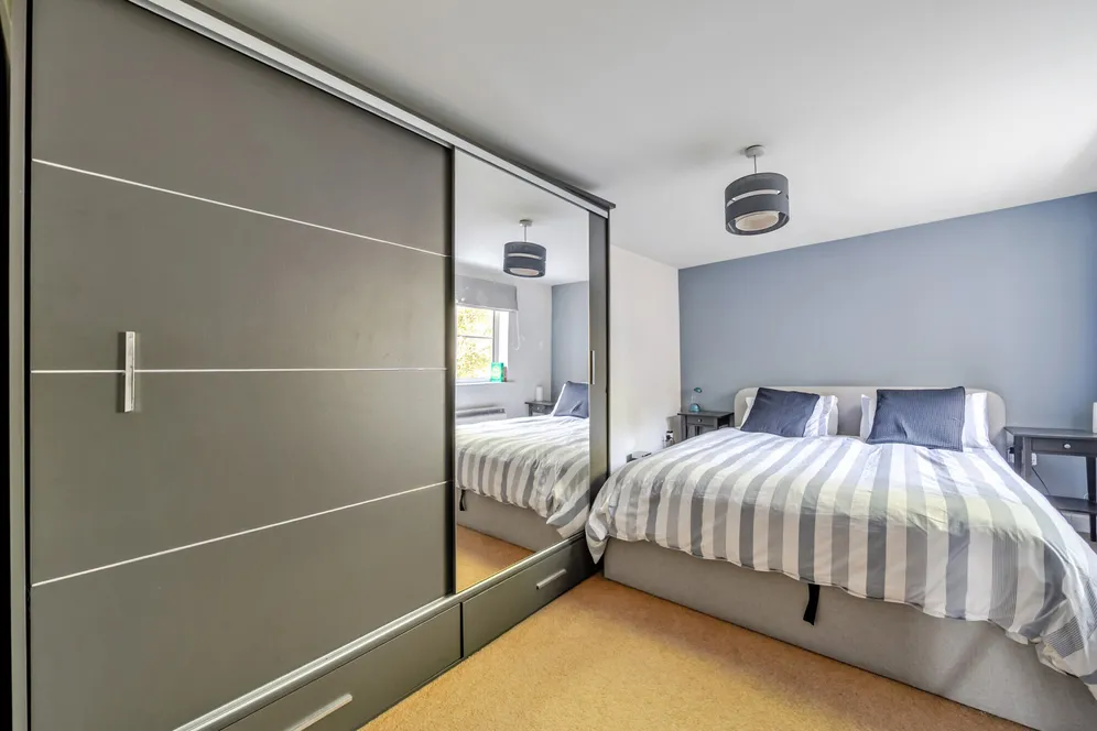 Sherriff Close, Esher, KT10 photo 6
