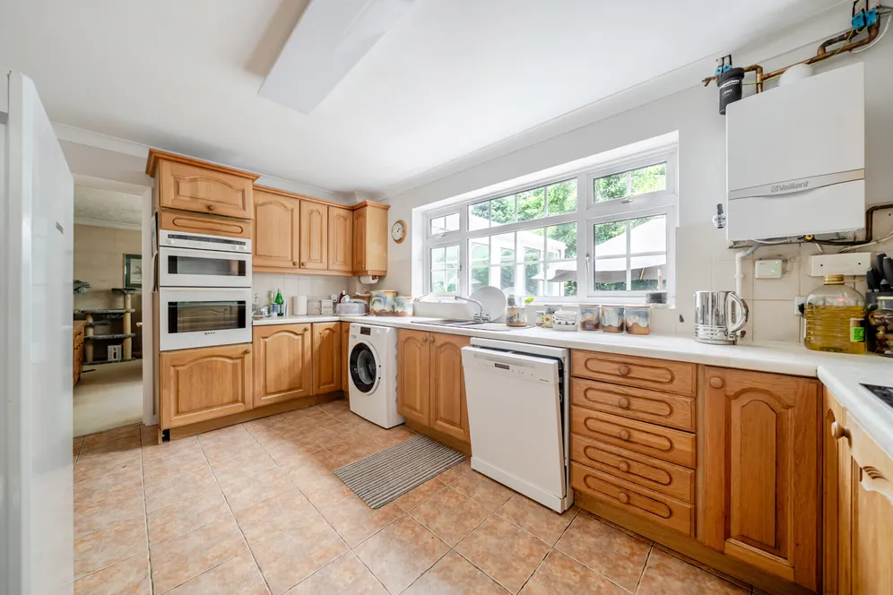 Woodleigh, Fleet, GU51 photo 3