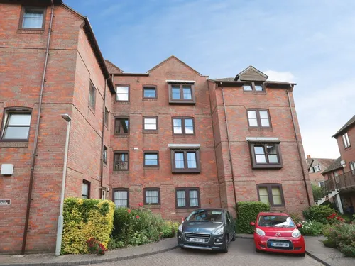Town Bridge Court, Cheshamphoto