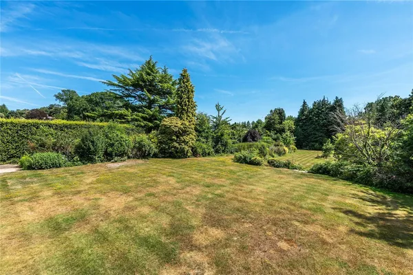 Quarry Road, Oxted, RH8 photo 2