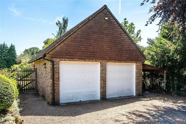 Quarry Road, Oxted, RH8 photo 4