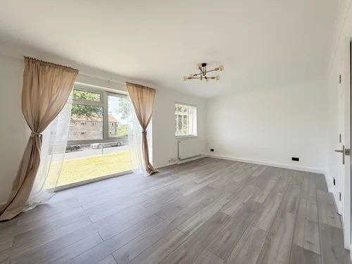 Benhill Wood Road, Suttonphoto