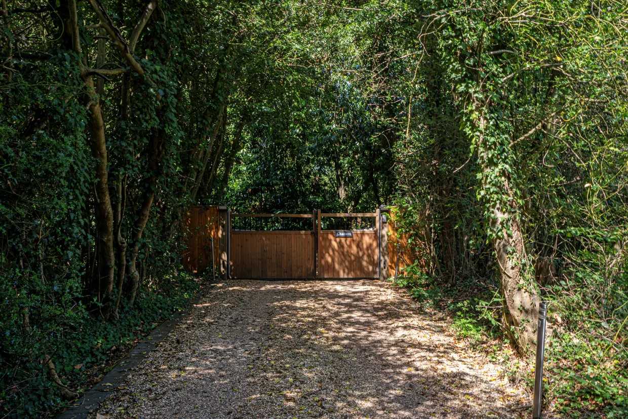 Reading Road, Camberley, GU17 photo 9