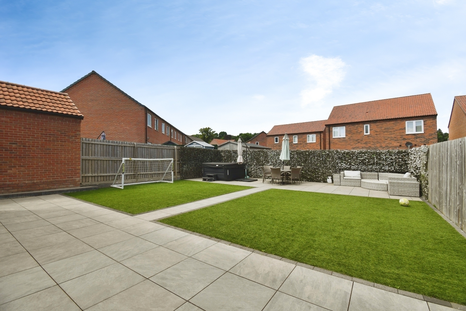 Baccarat Close, Anlaby, Hull Image 4