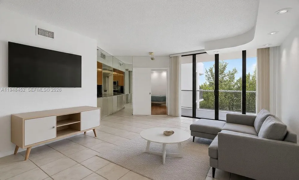 20281 E Country Club Dr, Aventura, FL 33180
