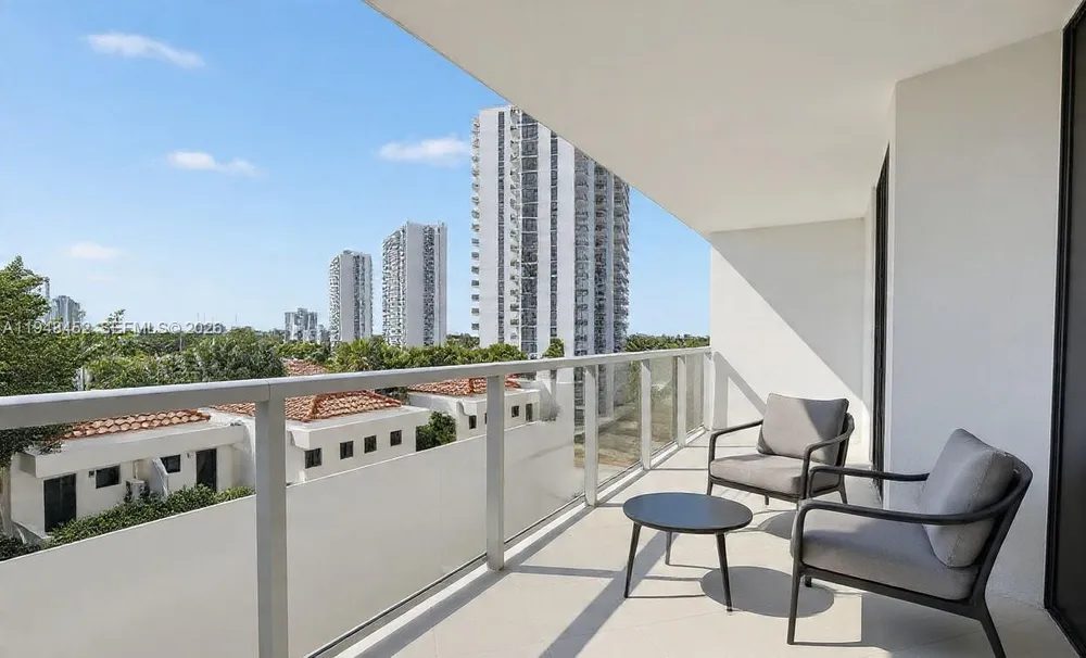 20281 E Country Club Dr, Aventura, FL 33180