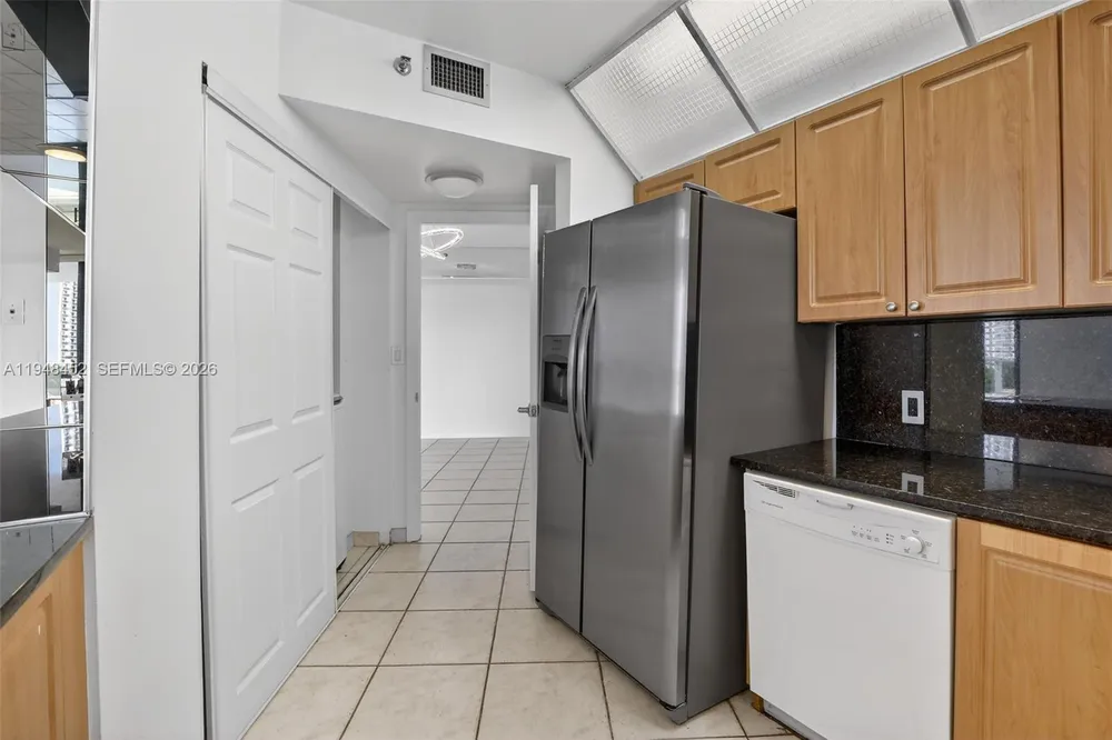 20281 E Country Club Dr, Aventura, FL 33180