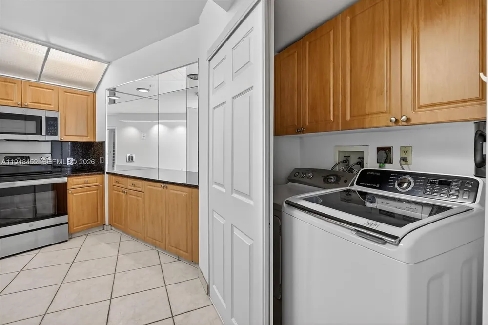 20281 E Country Club Dr, Aventura, FL 33180