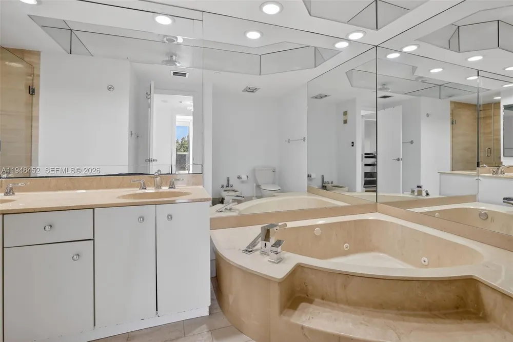 20281 E Country Club Dr, Aventura, FL 33180