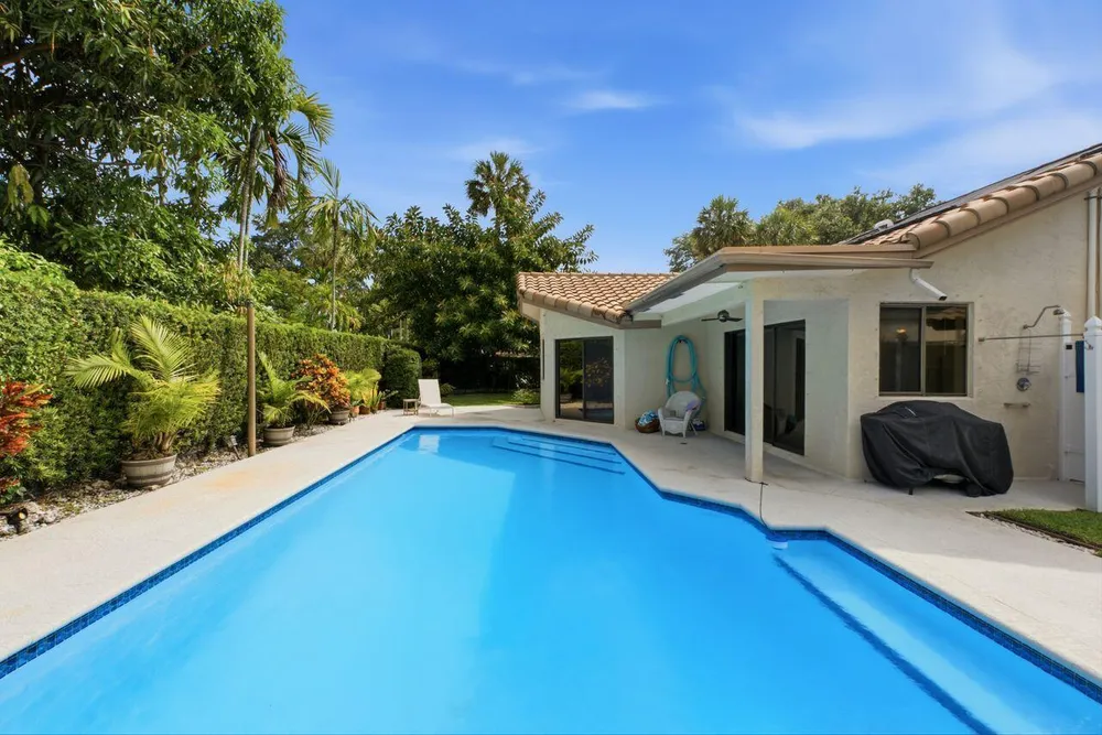 2719 Oak Tree Ln, Oakland Park, FL 33309