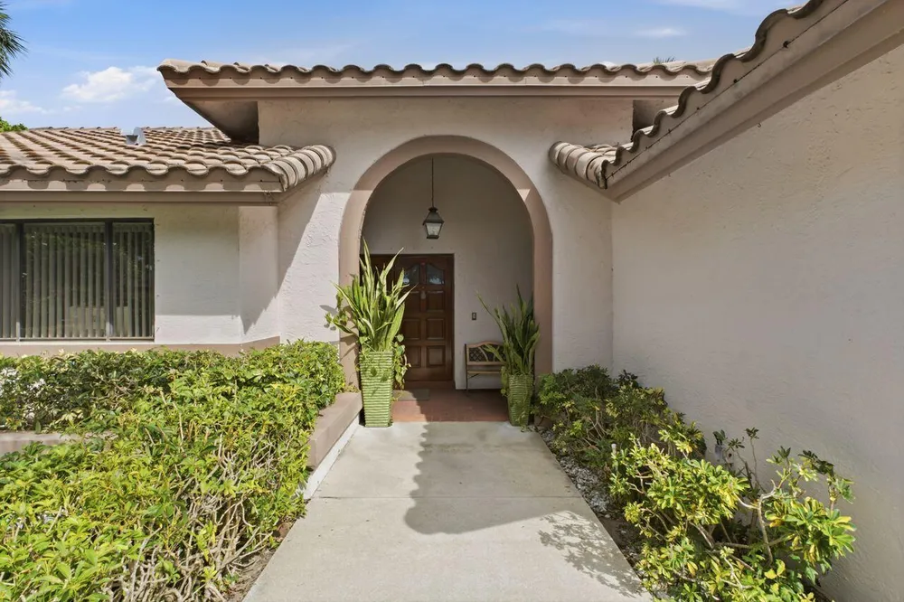2719 Oak Tree Ln, Oakland Park, FL 33309