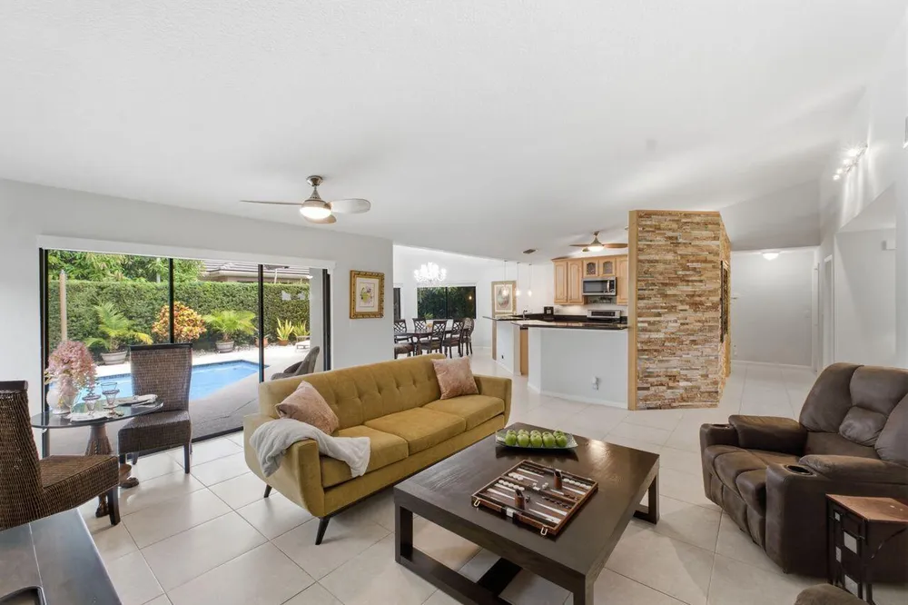 2719 Oak Tree Ln, Oakland Park, FL 33309