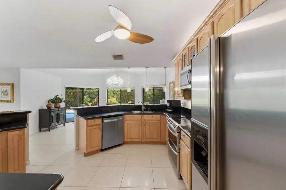 2719 Oak Tree Ln, Oakland Park, FL 33309