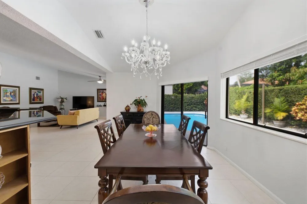 2719 Oak Tree Ln, Oakland Park, FL 33309