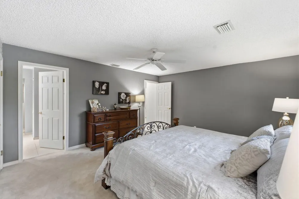 2719 Oak Tree Ln, Oakland Park, FL 33309