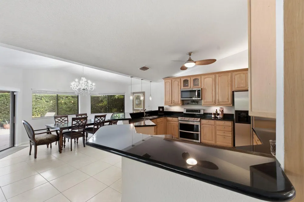2719 Oak Tree Ln, Oakland Park, FL 33309