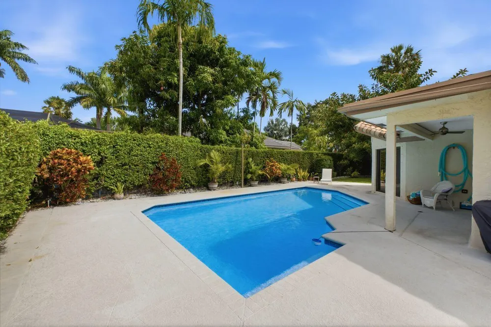2719 Oak Tree Ln, Oakland Park, FL 33309