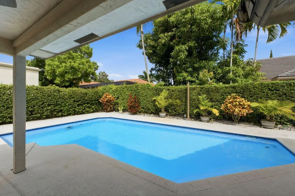 2719 Oak Tree Ln, Oakland Park, FL 33309