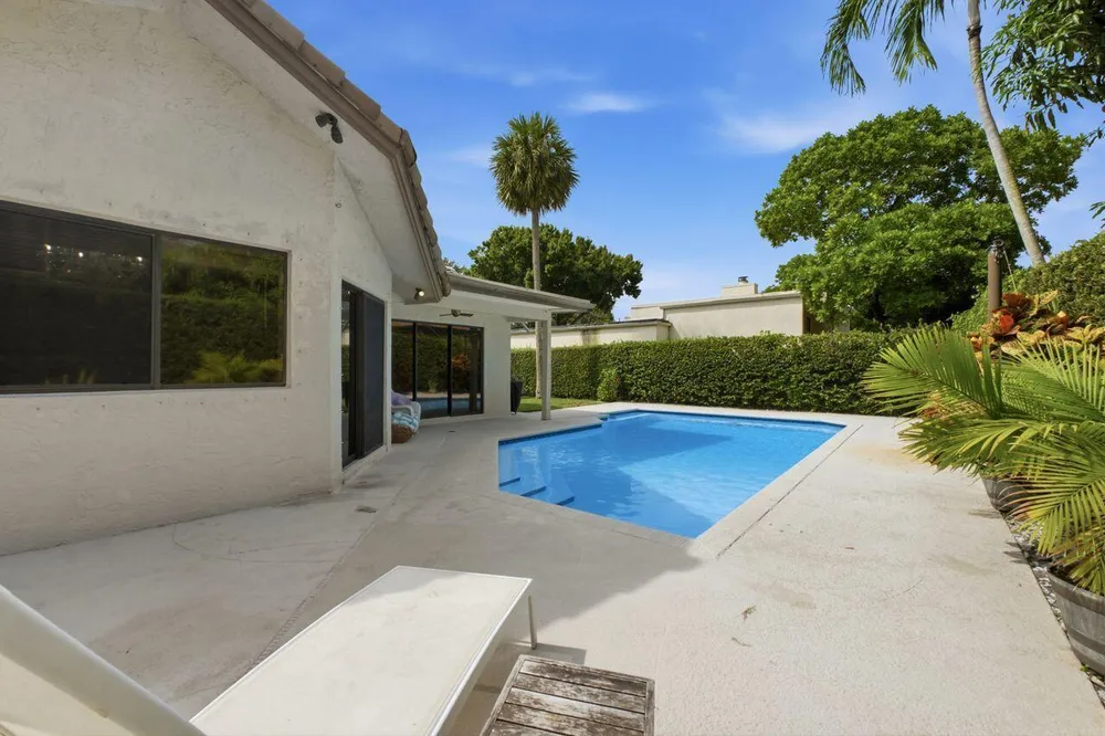 2719 Oak Tree Ln, Oakland Park, FL 33309