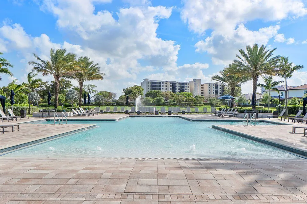2719 Oak Tree Ln, Oakland Park, FL 33309