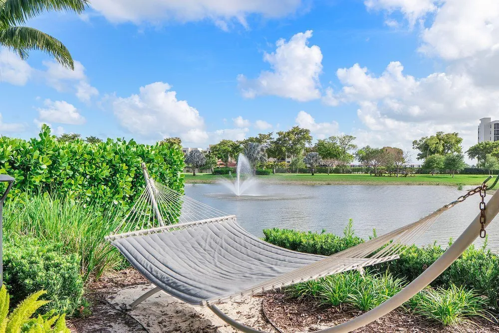 2719 Oak Tree Ln, Oakland Park, FL 33309