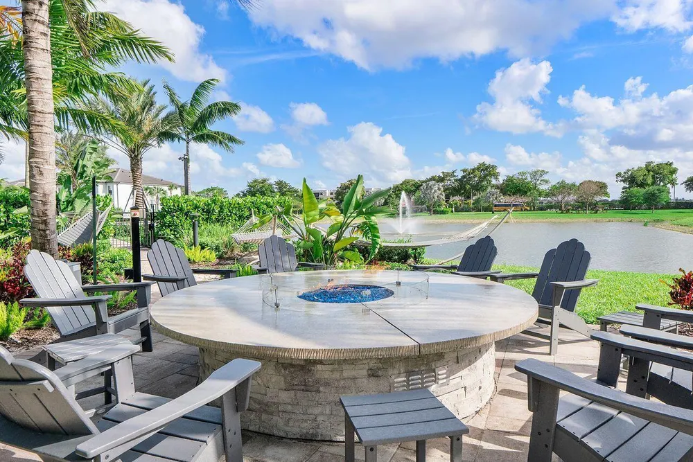2719 Oak Tree Ln, Oakland Park, FL 33309