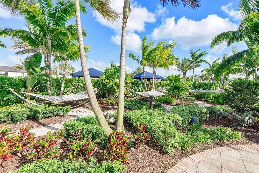 2719 Oak Tree Ln, Oakland Park, FL 33309