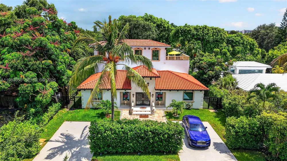 941 NE 119th St, Biscayne Park, FL 33161