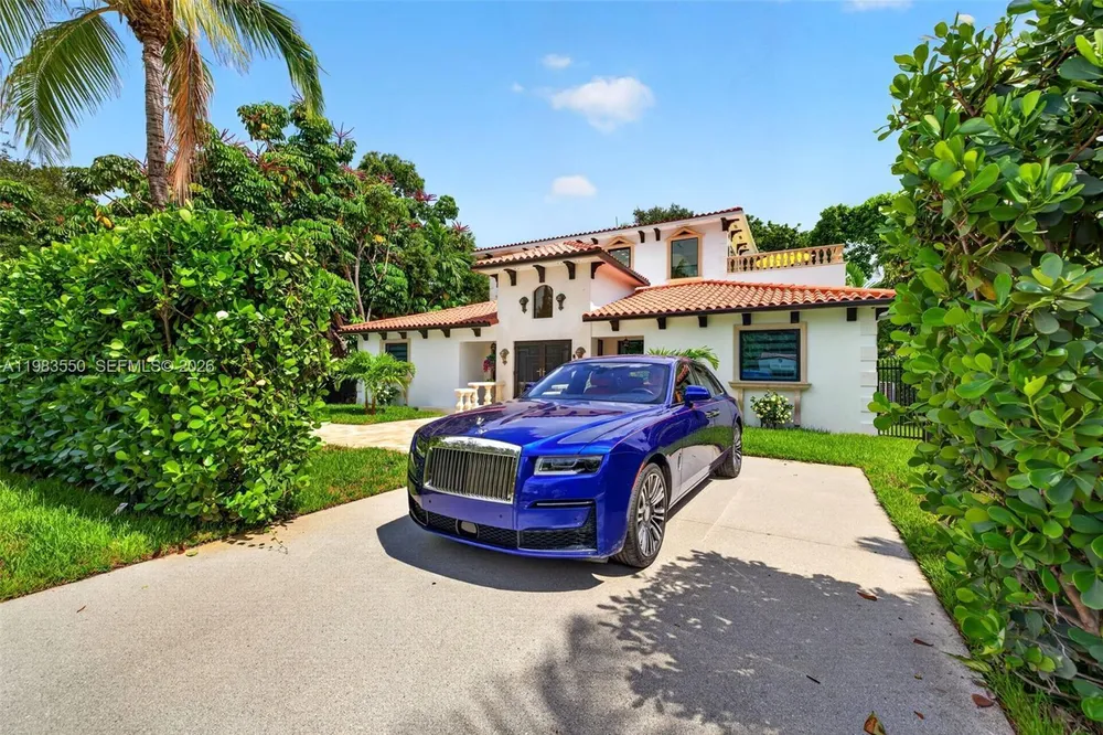 941 NE 119th St, Biscayne Park, FL 33161