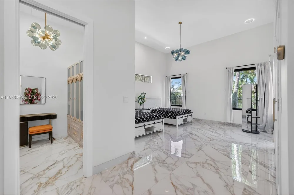 941 NE 119th St, Biscayne Park, FL 33161