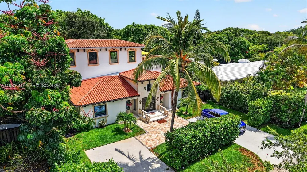 941 NE 119th St, Biscayne Park, FL 33161