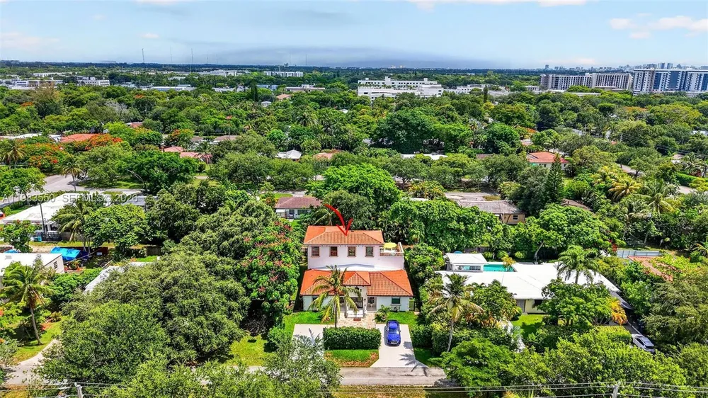 941 NE 119th St, Biscayne Park, FL 33161