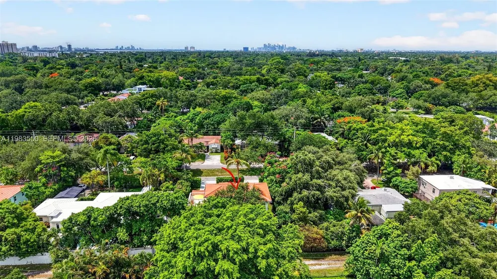 941 NE 119th St, Biscayne Park, FL 33161