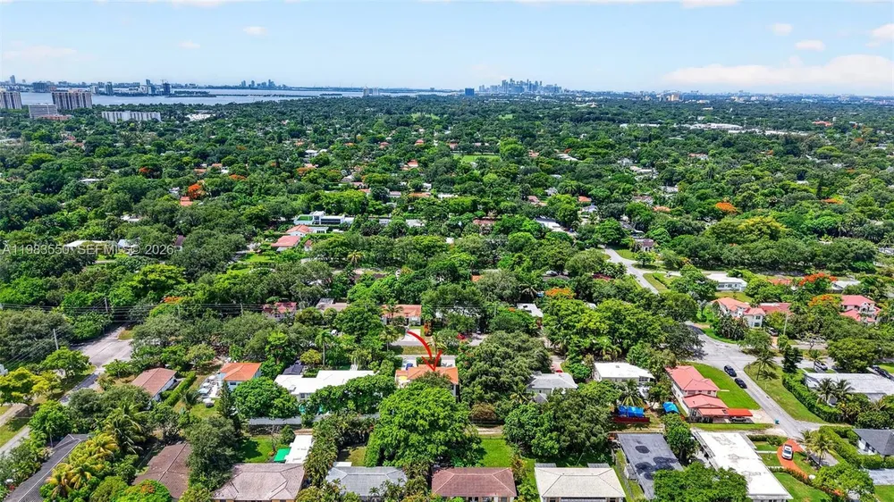 941 NE 119th St, Biscayne Park, FL 33161