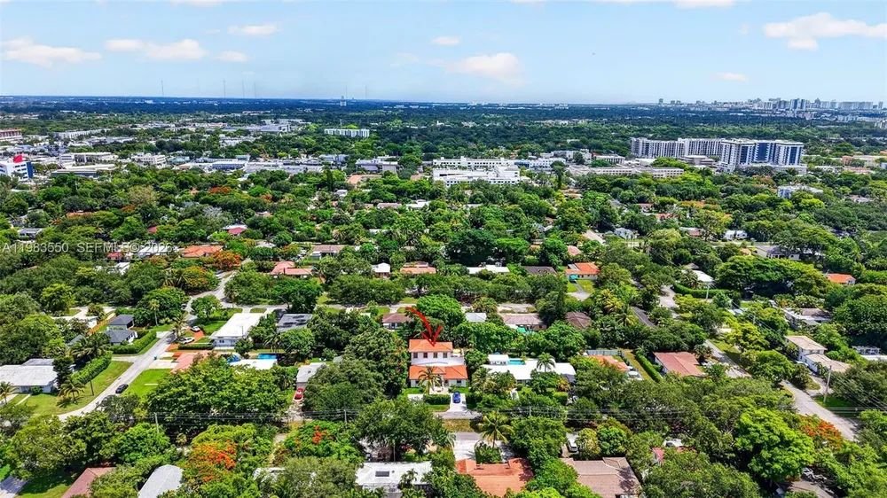 941 NE 119th St, Biscayne Park, FL 33161