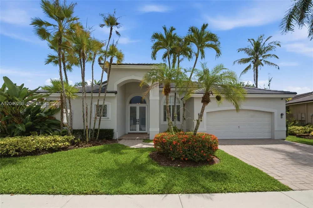 2542 Eagle Run Dr, Weston, FL 33327