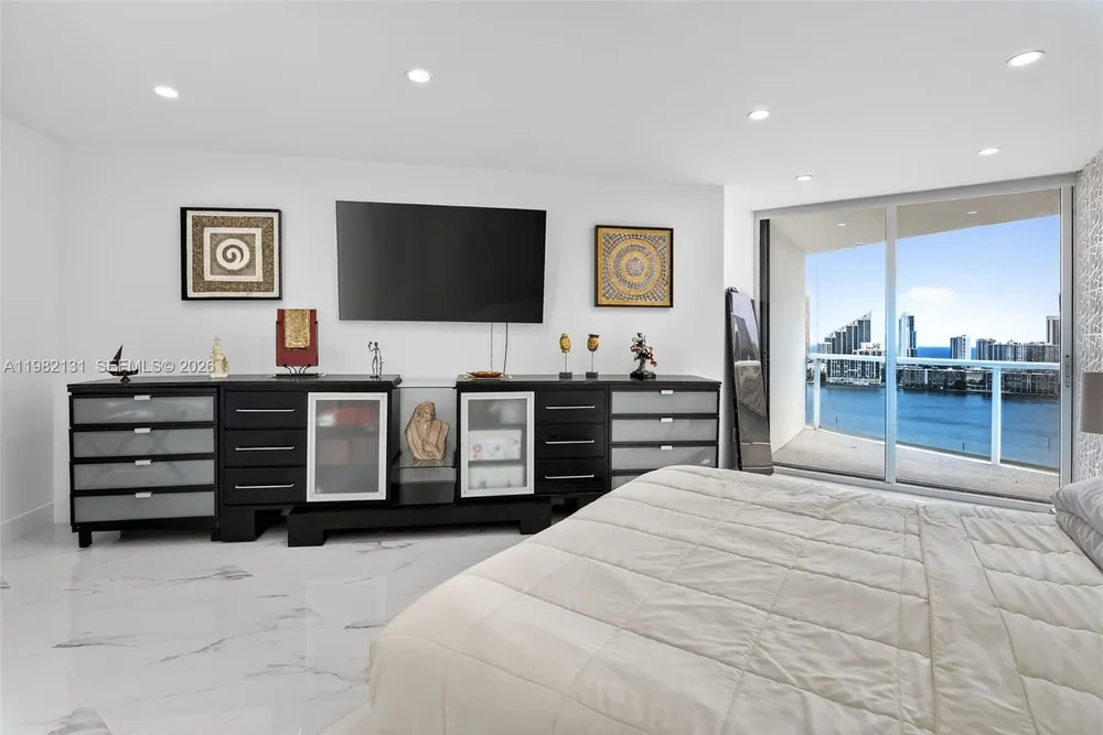 4000 Island Blvd, Aventura, FL 33160