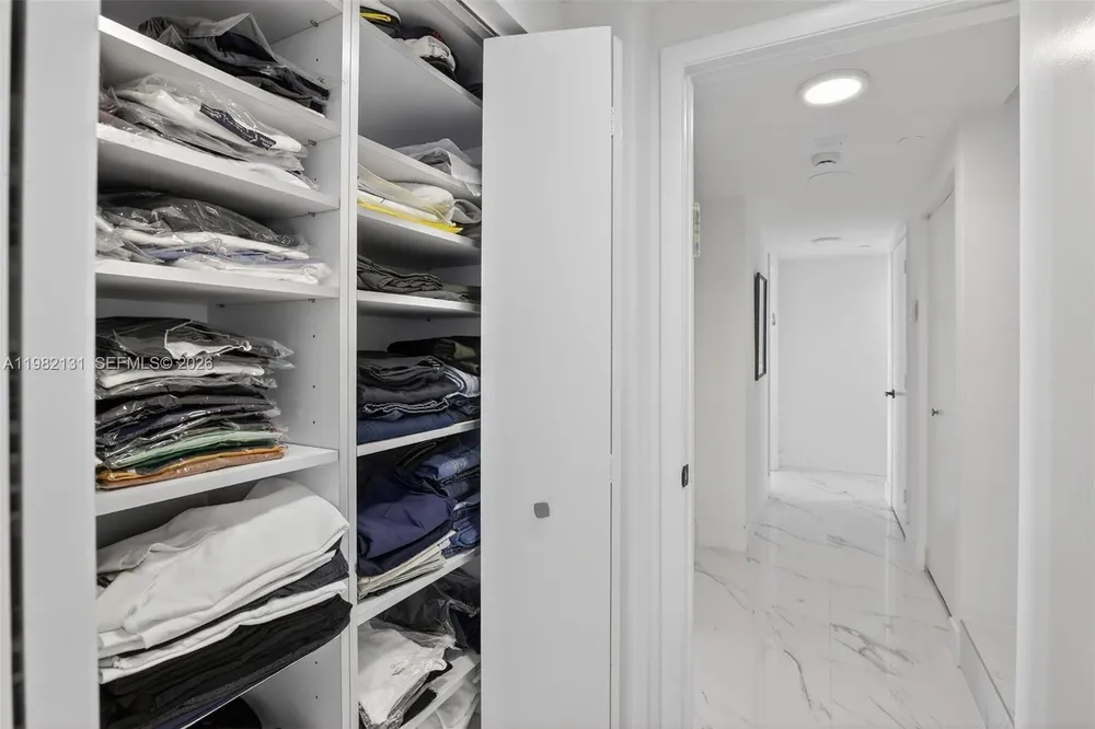 4000 Island Blvd, Aventura, FL 33160