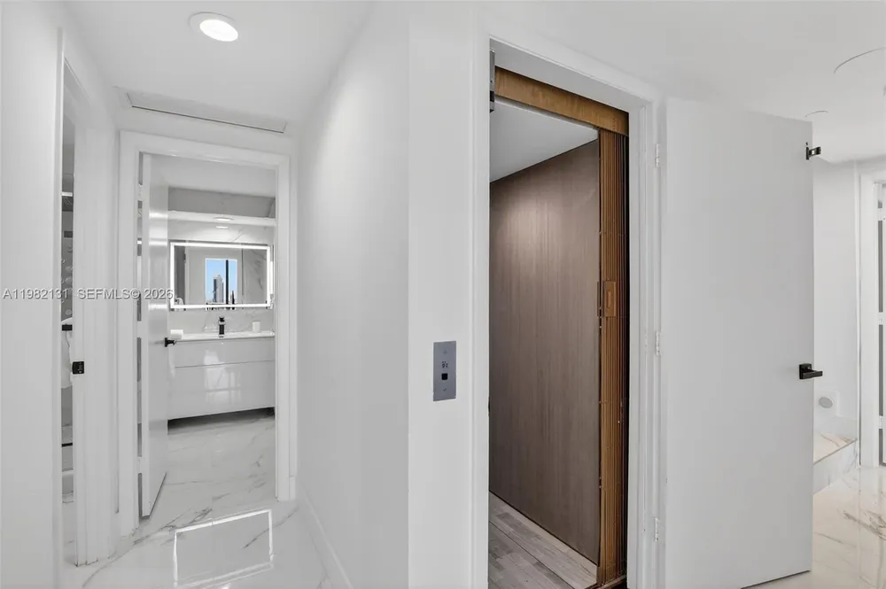 4000 Island Blvd, Aventura, FL 33160