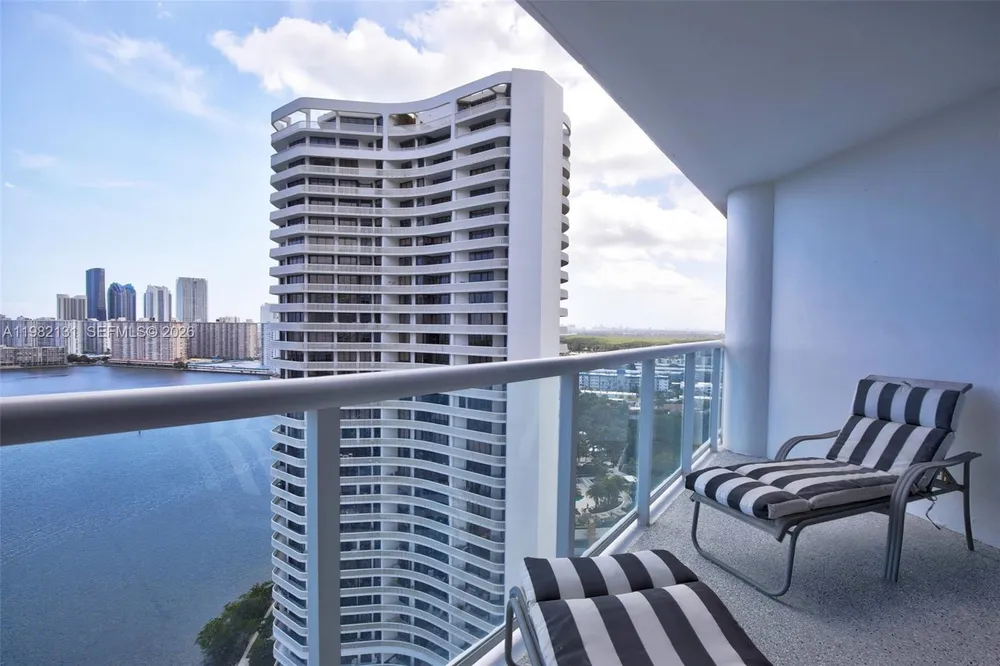 4000 Island Blvd, Aventura, FL 33160