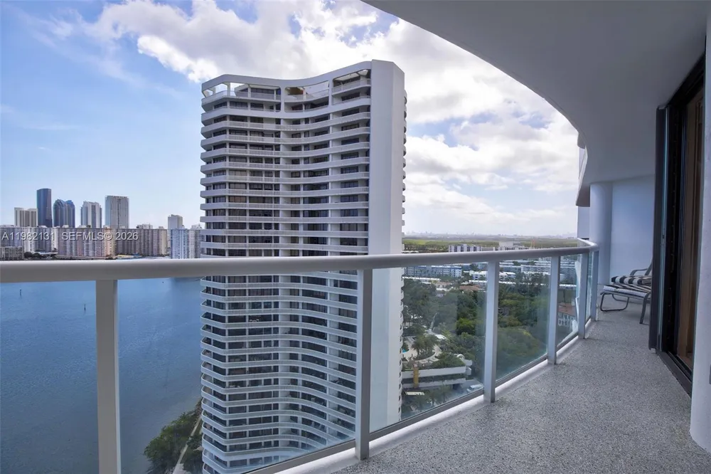 4000 Island Blvd, Aventura, FL 33160