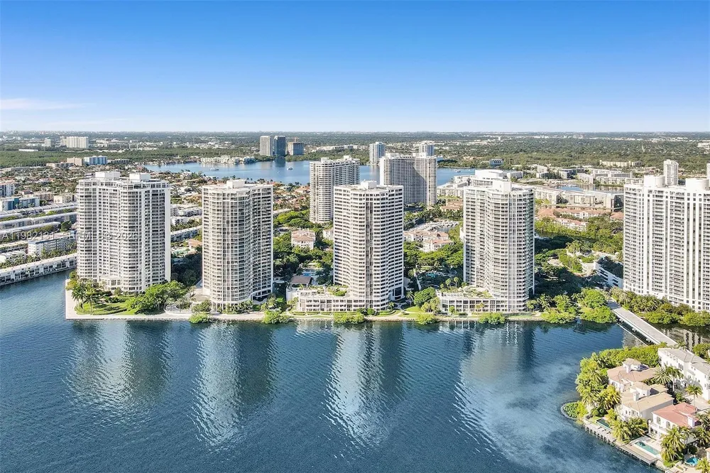 4000 Island Blvd, Aventura, FL 33160