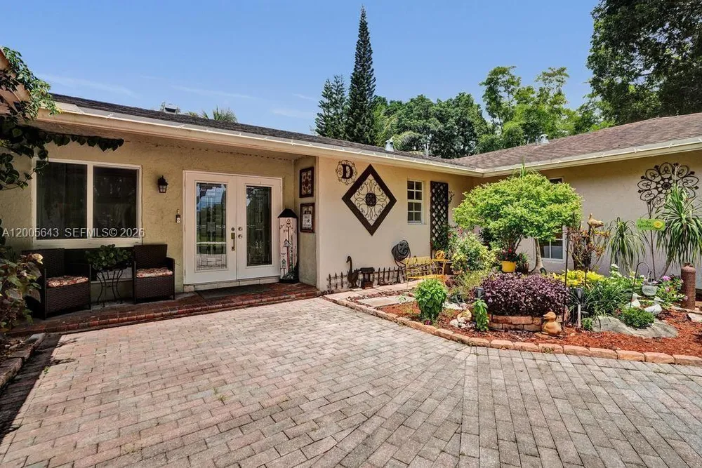 4981 SW 186th Ave, Southwest Ranches, FL 33332