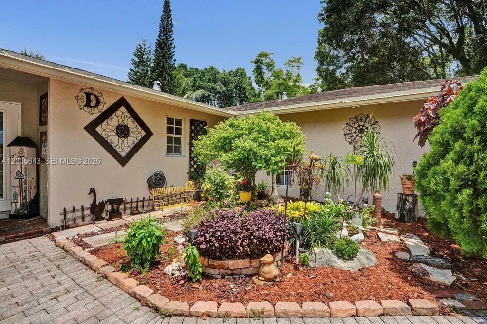 4981 SW 186th Ave, Southwest Ranches, FL 33332