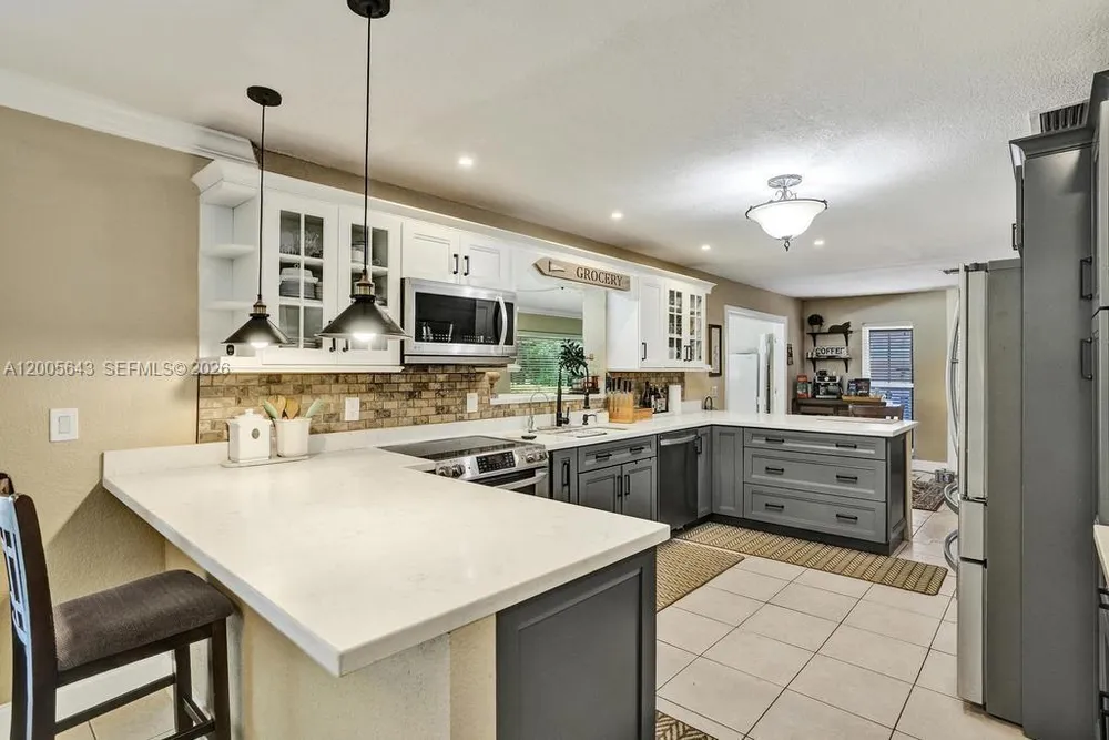4981 SW 186th Ave, Southwest Ranches, FL 33332